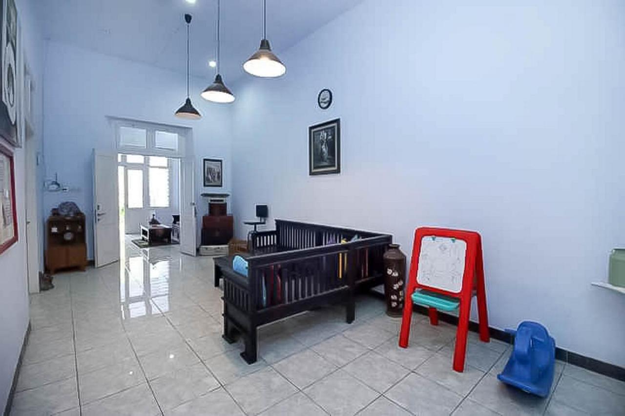 Reddoorz Near Stasiun Lawang Hotel Eksteriør billede