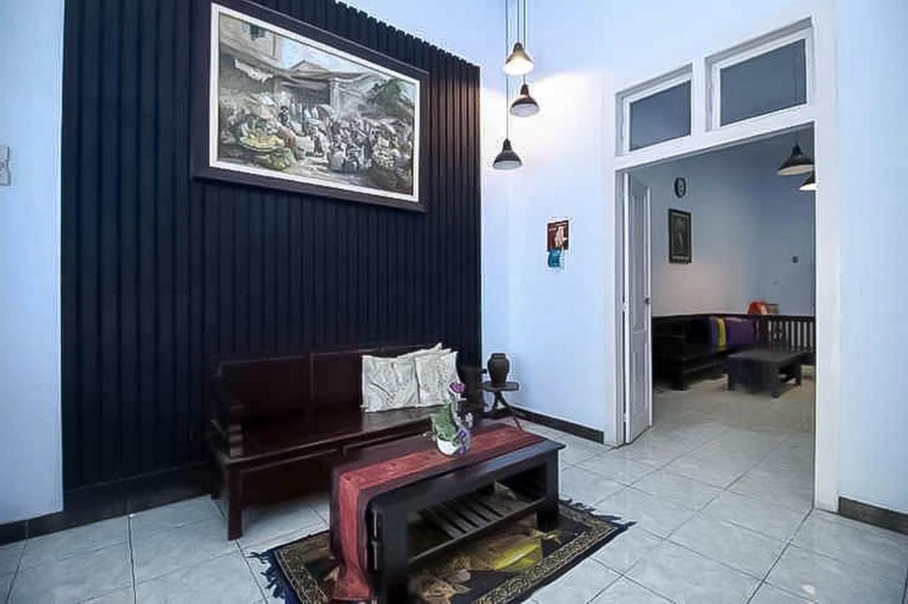 Reddoorz Near Stasiun Lawang Hotel Eksteriør billede