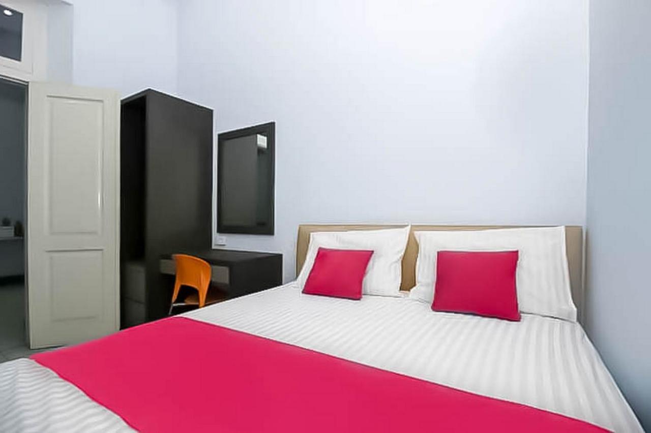 Reddoorz Near Stasiun Lawang Hotel Eksteriør billede