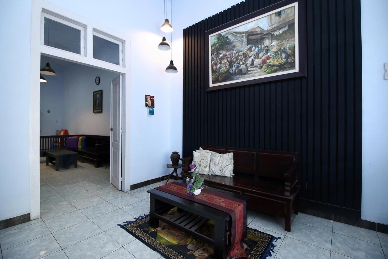 Reddoorz Near Stasiun Lawang Hotel Eksteriør billede